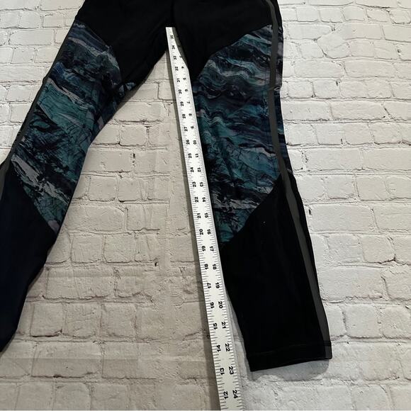 Lululemon leggings size 8 - Picture 4 of 9